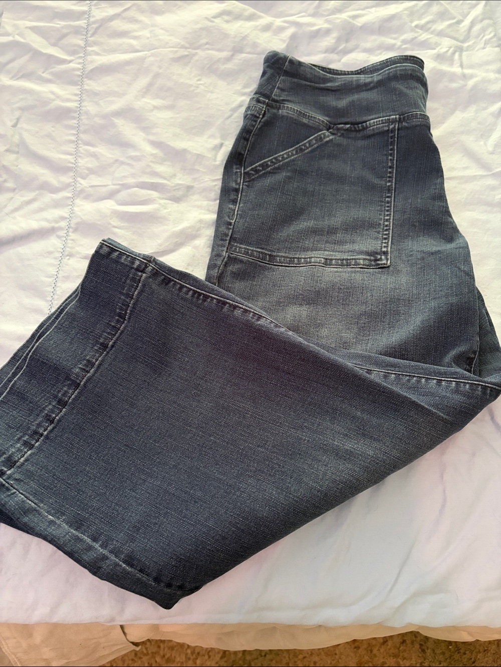 NWOT Belle by Kim Gravel Medium Wash Denim Crop Jeans-Petite